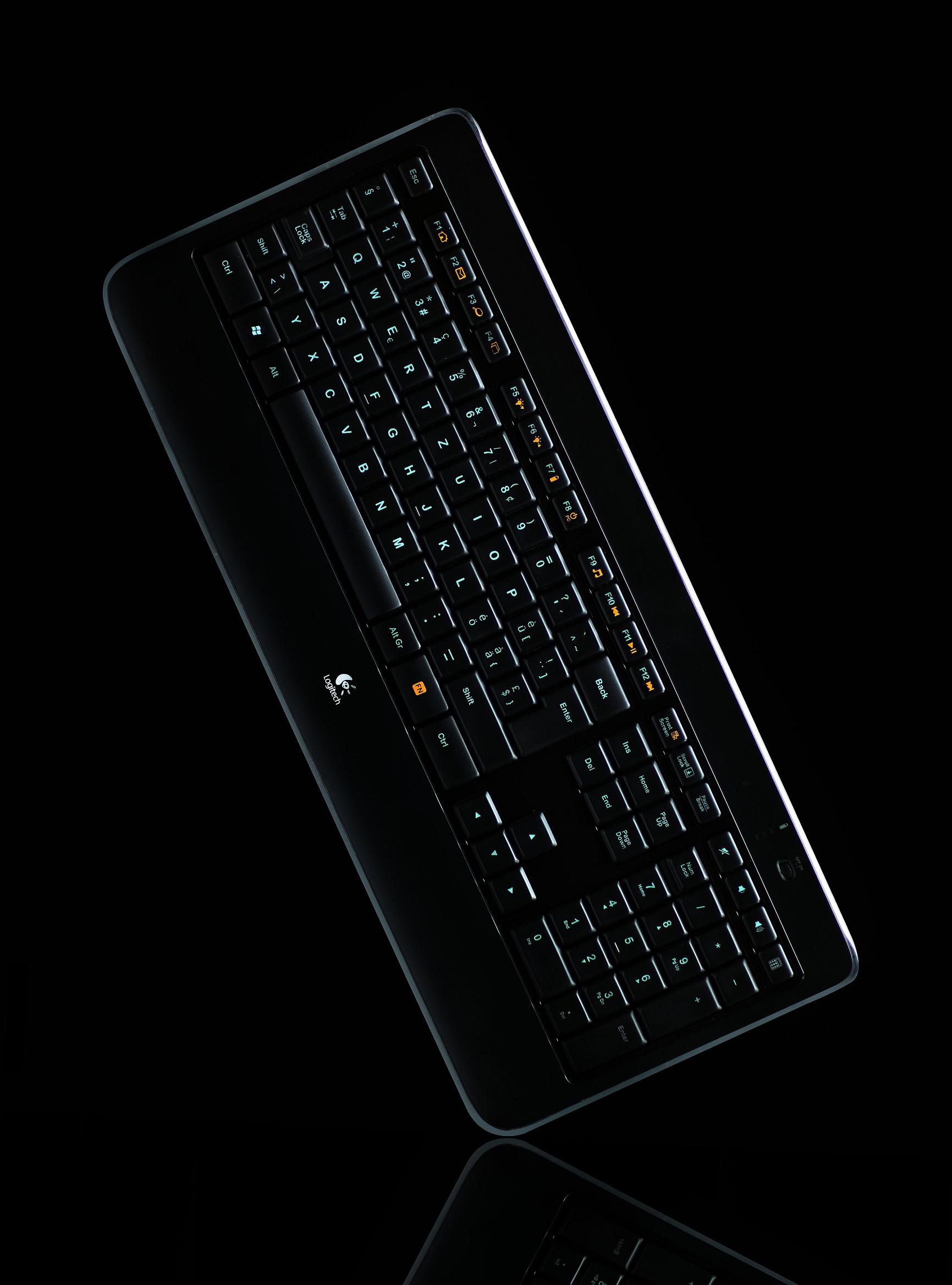 Logitech Illuminated Keyboard K800